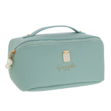 Beauty bag M madame di camomilla Milano azzurro