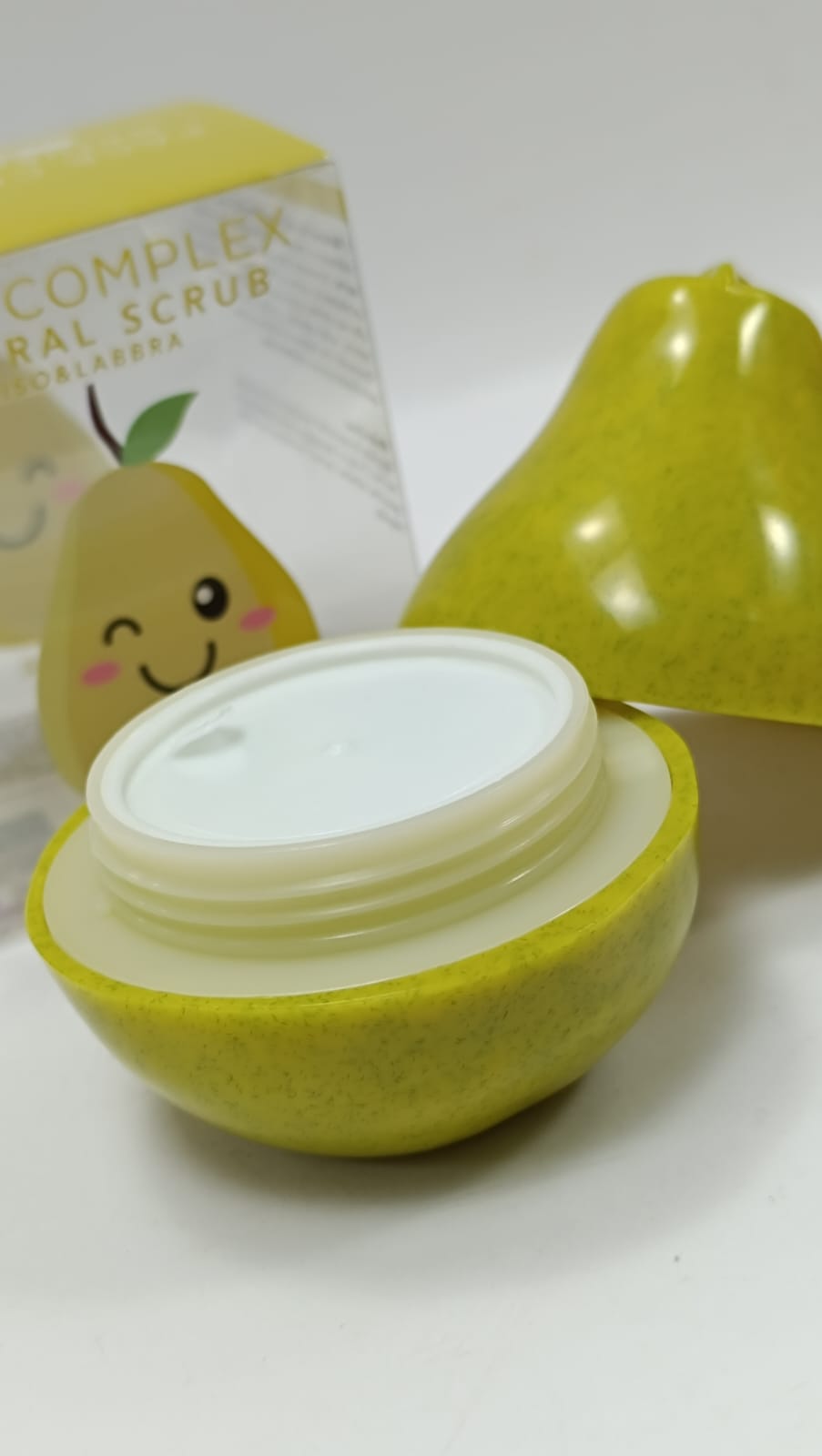 Scrub viso-labbra di face complex Pompelmo/ limone/ pera/ pesca/ mela