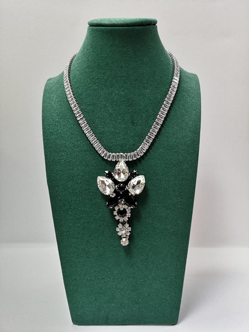 Set da donna di collana e orecchini con fiore pendente argento di trik bijoux