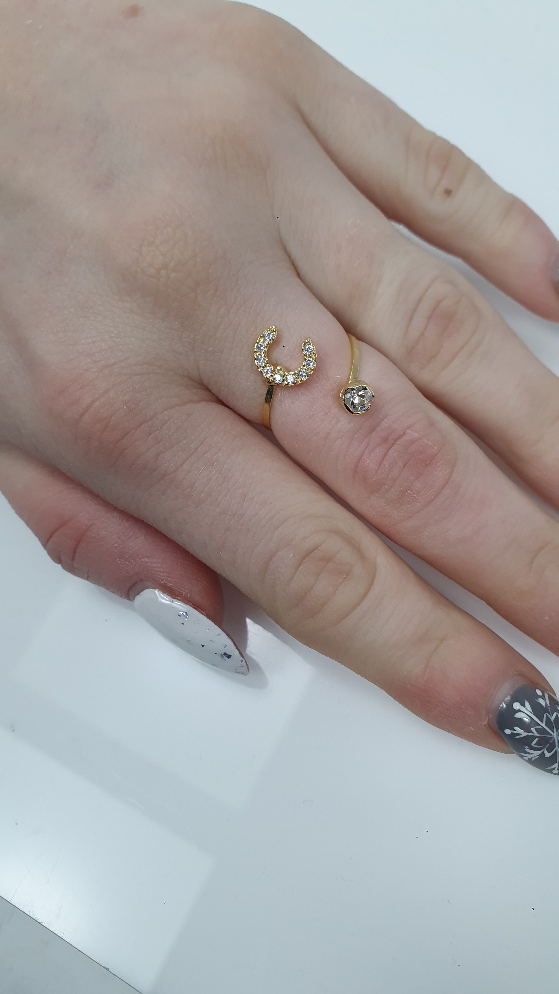 Anello trik bijoux con iniziale e brillantino
