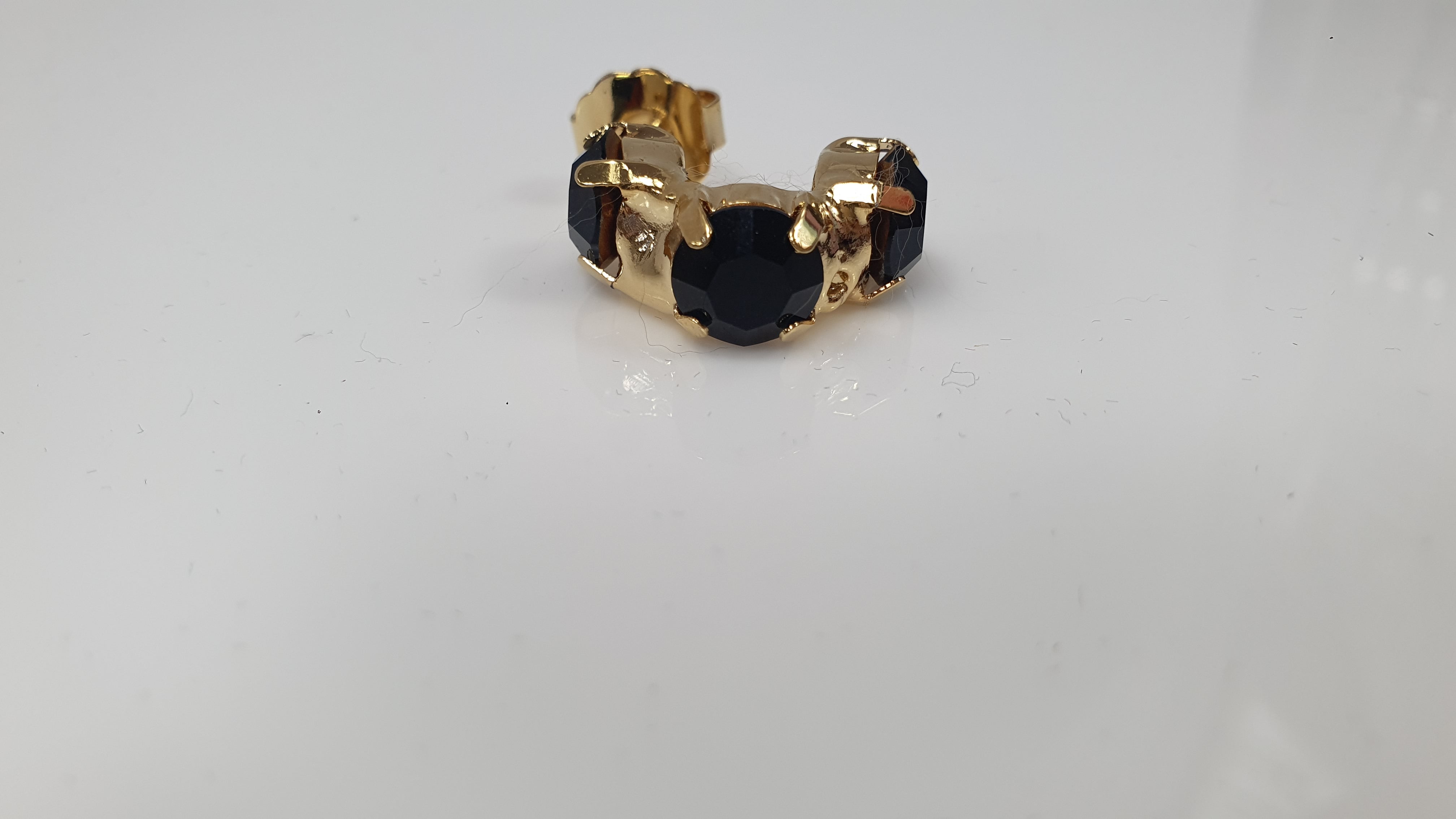 Orecchini trik bijoux mezzo cerchio con brillantini vari colori