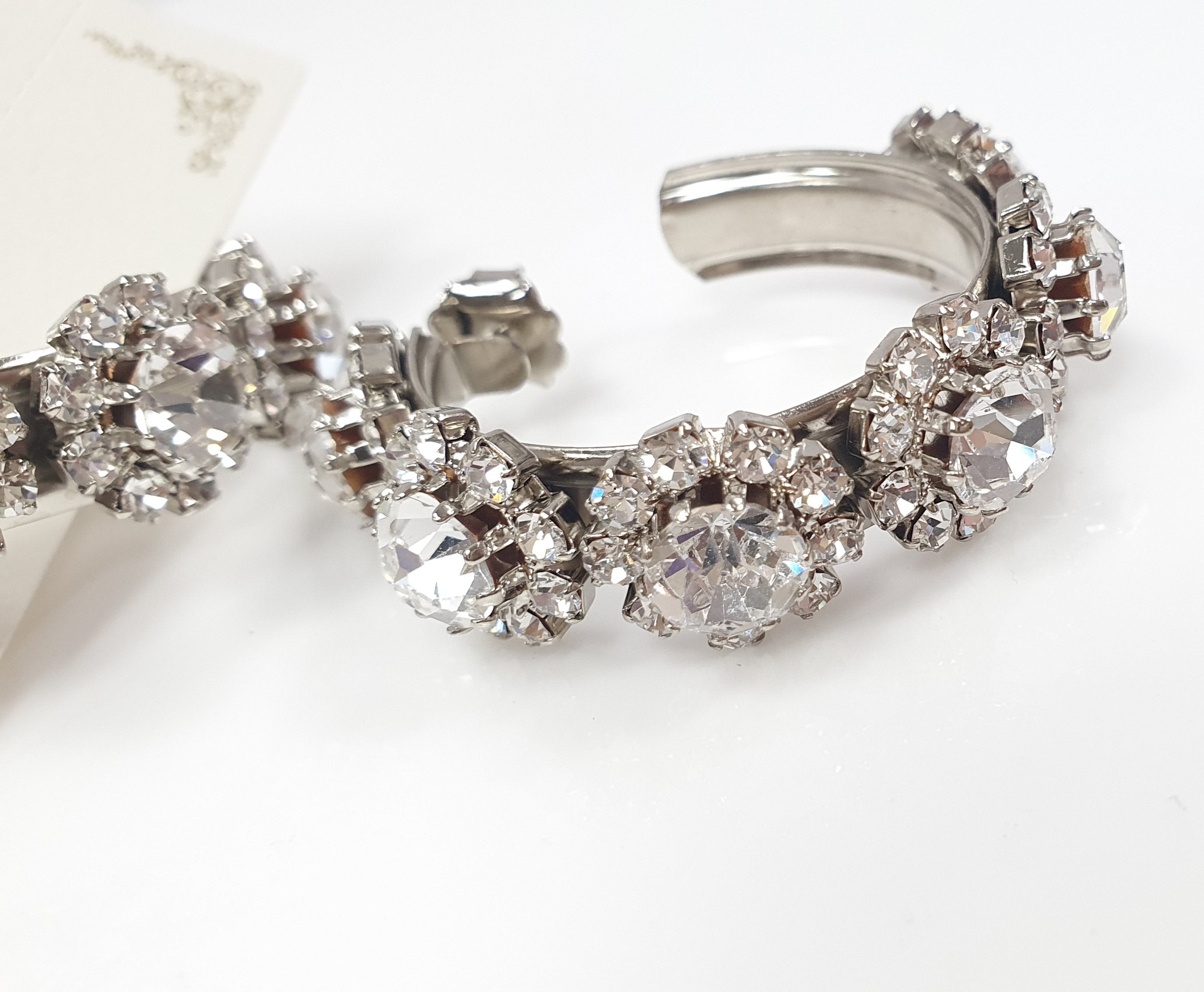 Orecchini mezzo cerchio con fiori di brillantini di trik bijoux argento
