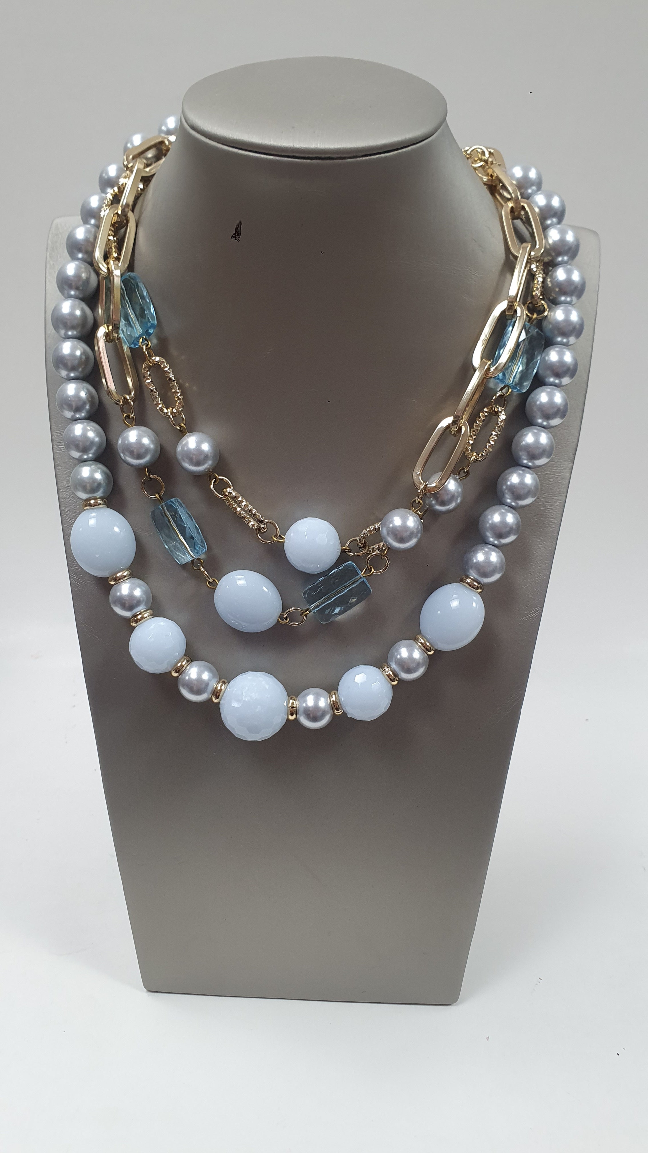 Coordinato collana e orecchini di byba bijoux azzurra