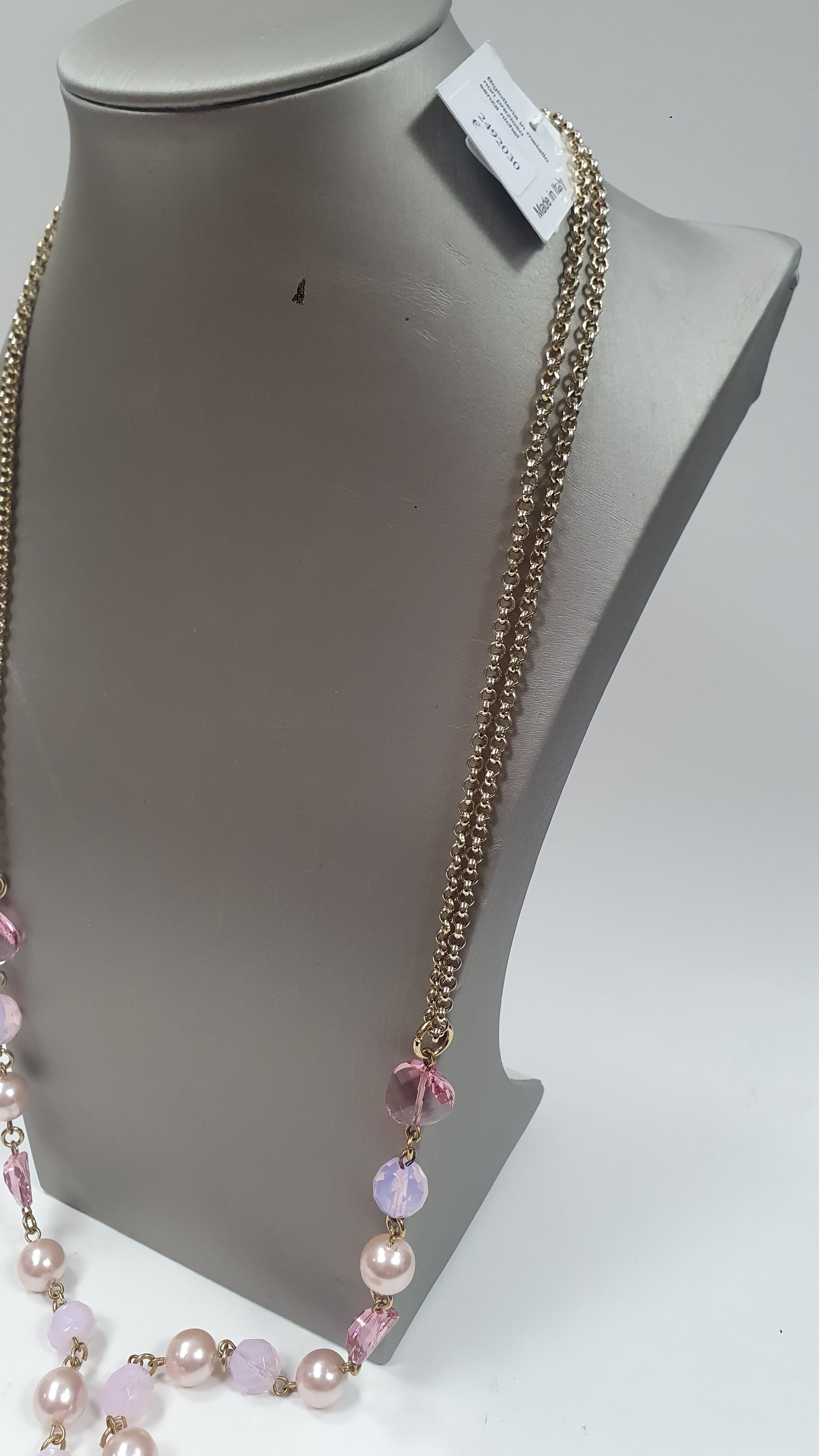 Coordinato collana e orecchini di byba bijoux con ciondolo in resina rosa antico