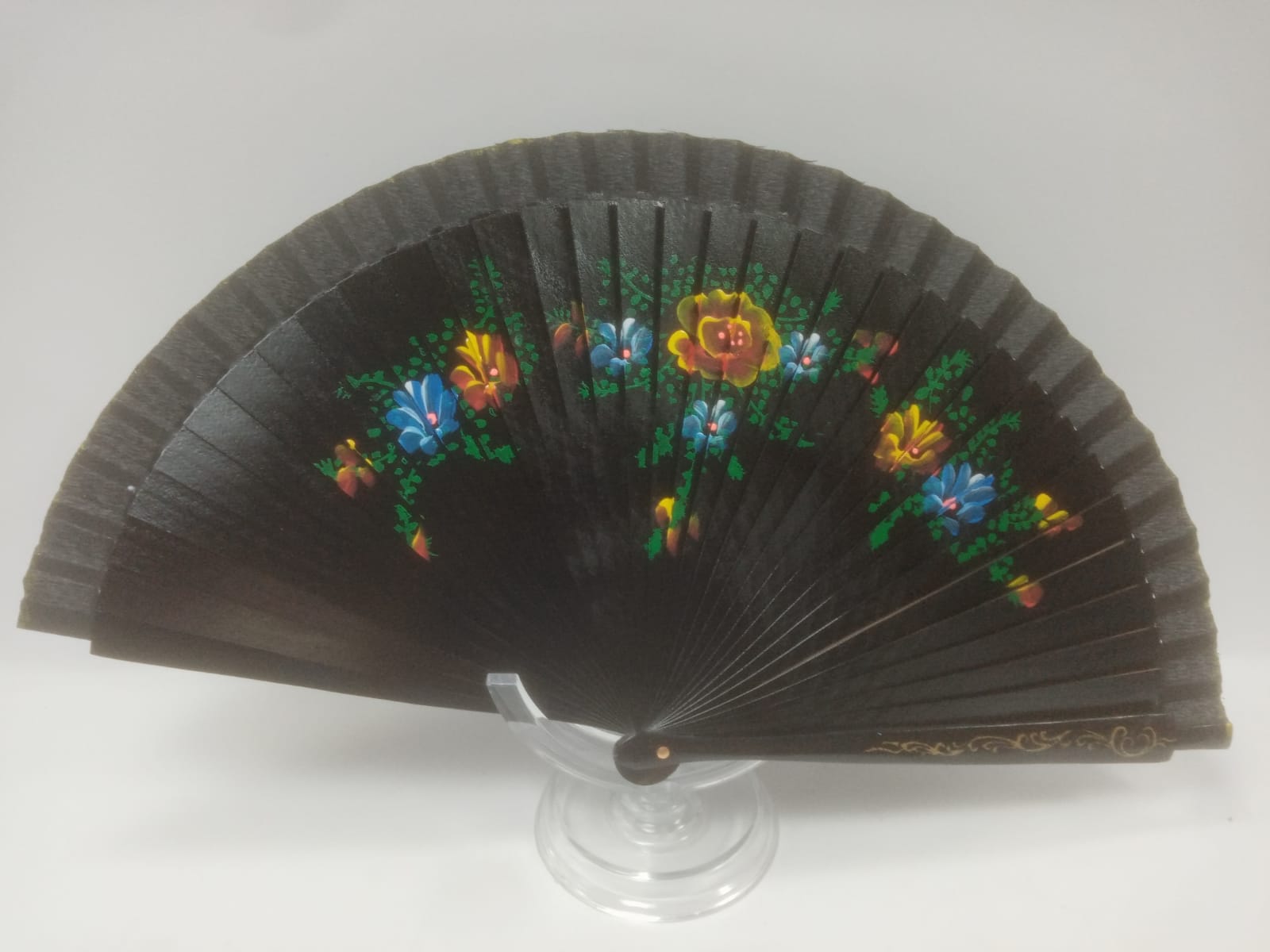 ventaglio made in italy con fiori rosa, nero, fucsia,rosso, bianco, blu