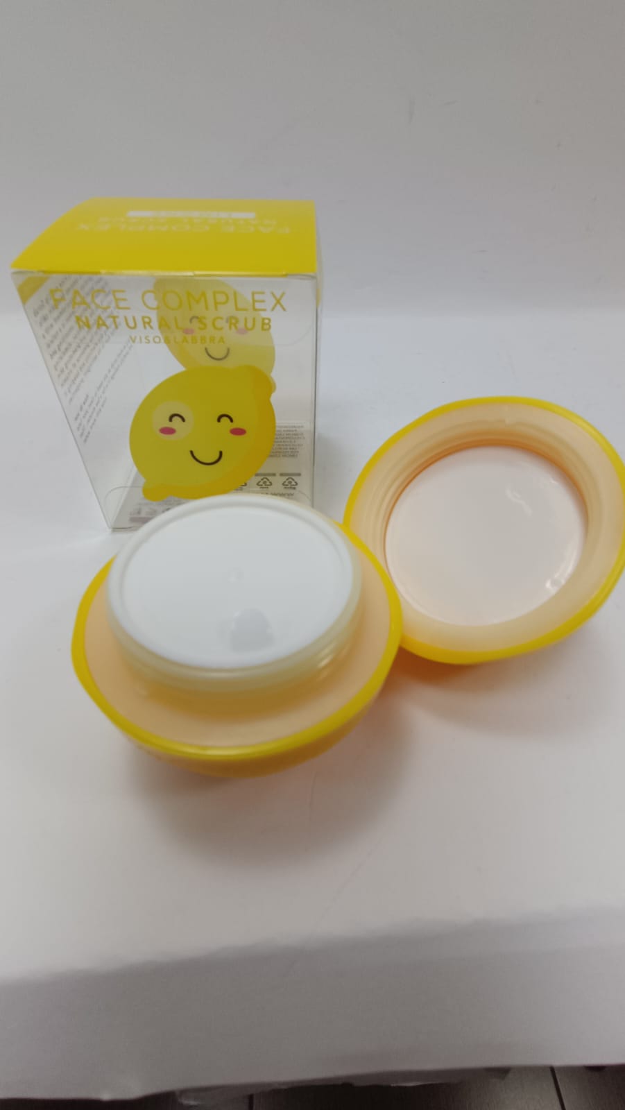 Scrub viso-labbra di face complex Pompelmo/ limone/ pera/ pesca/ mela