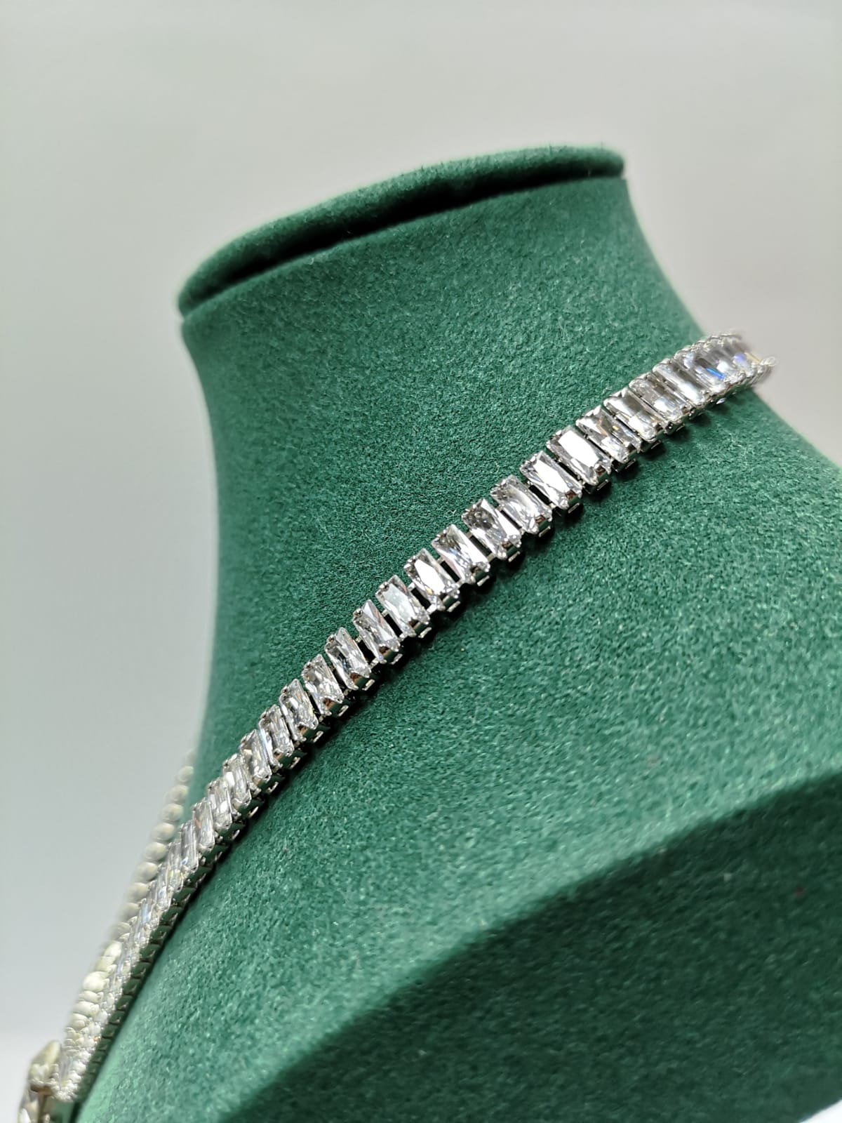 Set da donna di collana e orecchini con fiore pendente argento di trik bijoux