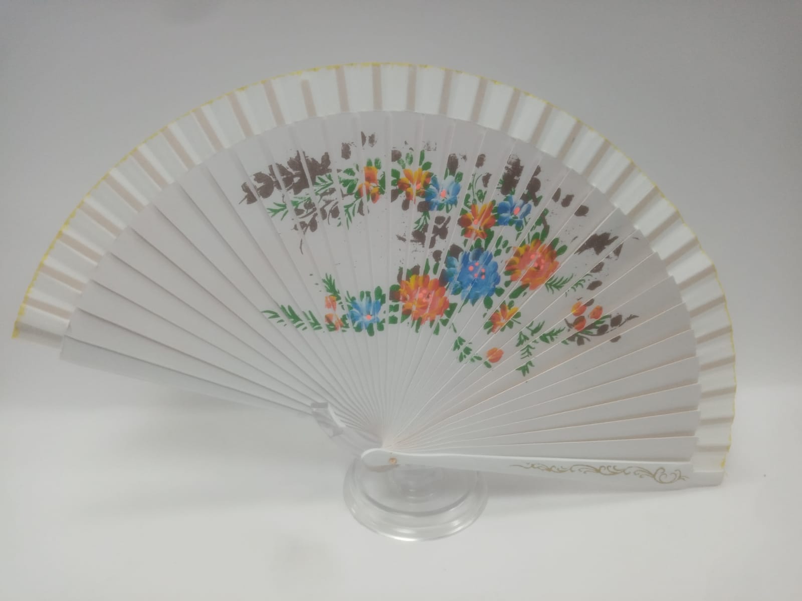 ventaglio made in italy con fiori rosa, nero, fucsia,rosso, bianco, blu