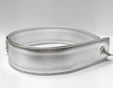 Set composto da orecchini, borsa, cintura di trik bijoux con Bottone argento