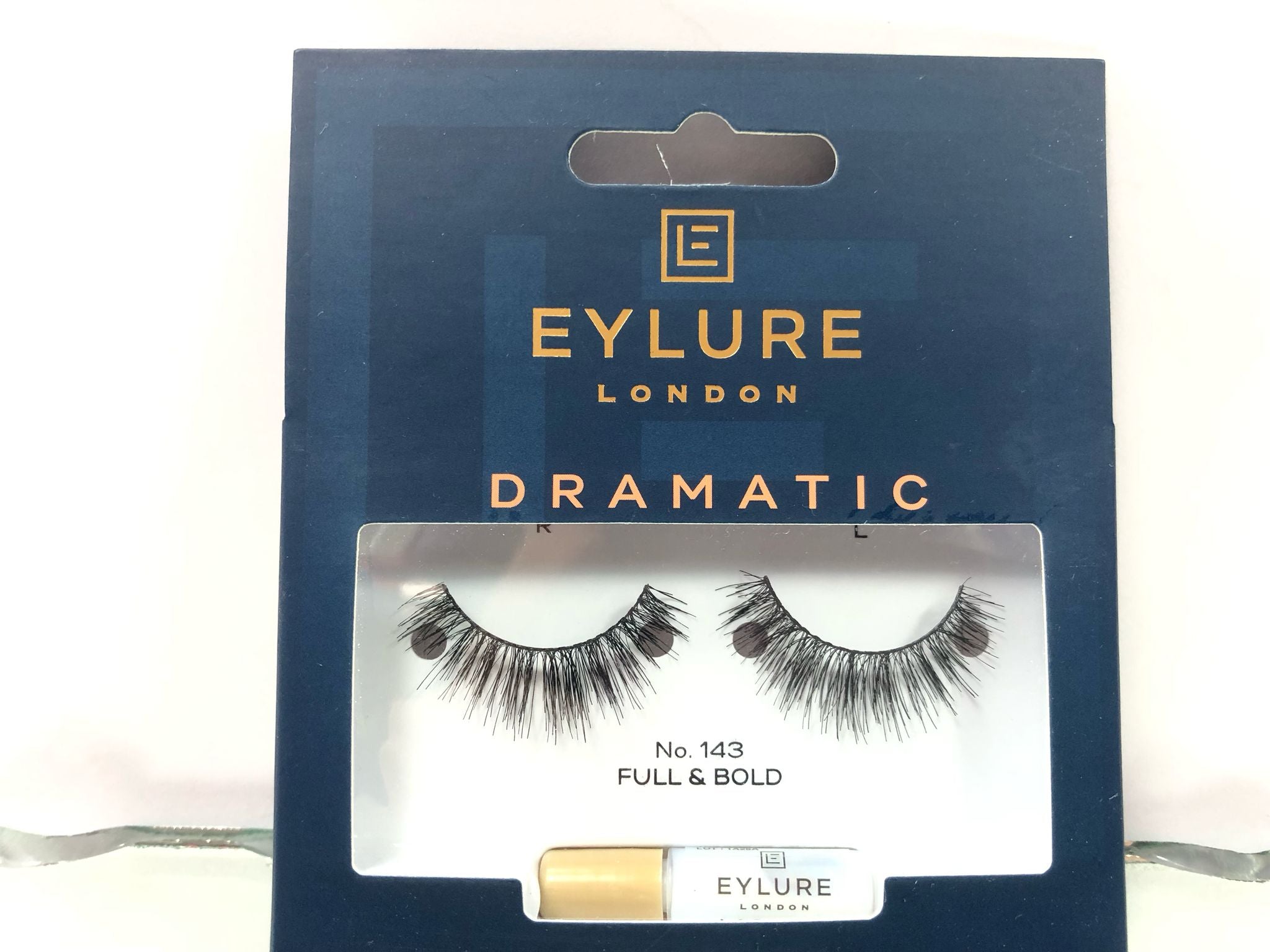 Eylure london drammatic n.143 full & Bold