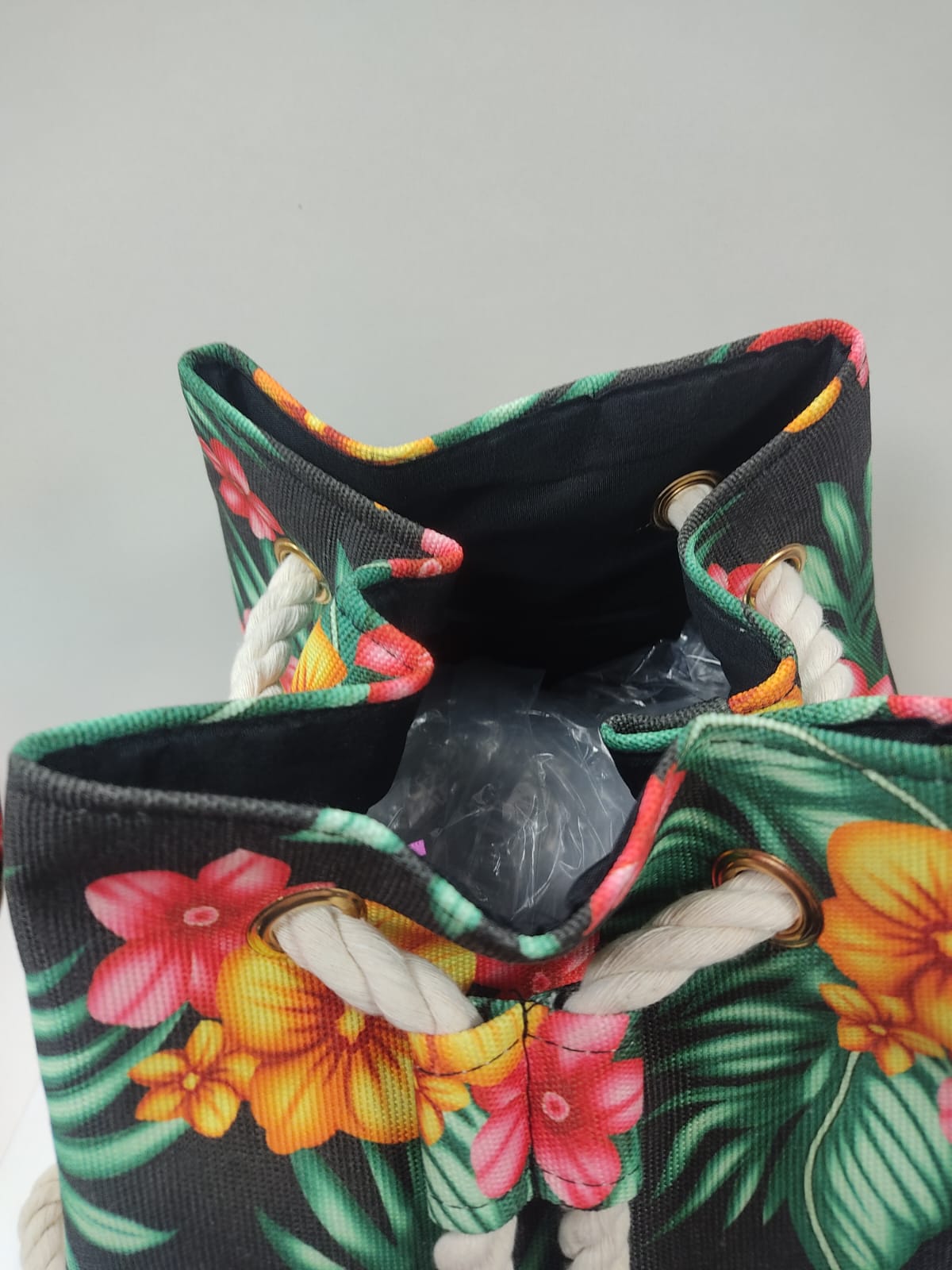 sacca mare tropical nero Aloha di camomilla milano cod. 00701 nero/ bianco