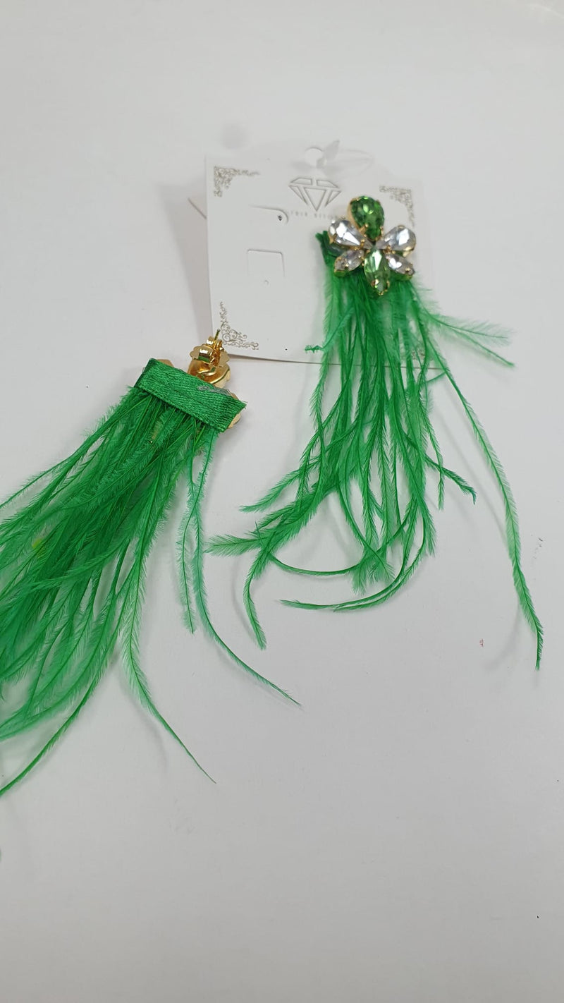 orecchini pendenti con piuma e cristallo piccolo di trik bijoux verde/ blu/ nero/ lilla