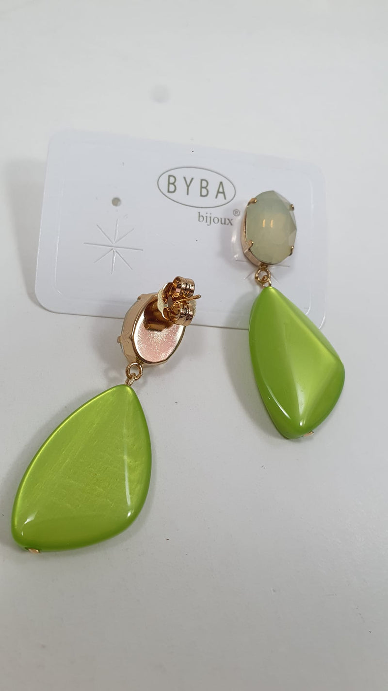 coordinato di bracciale e orecchini di byba bijoux verde/ beige