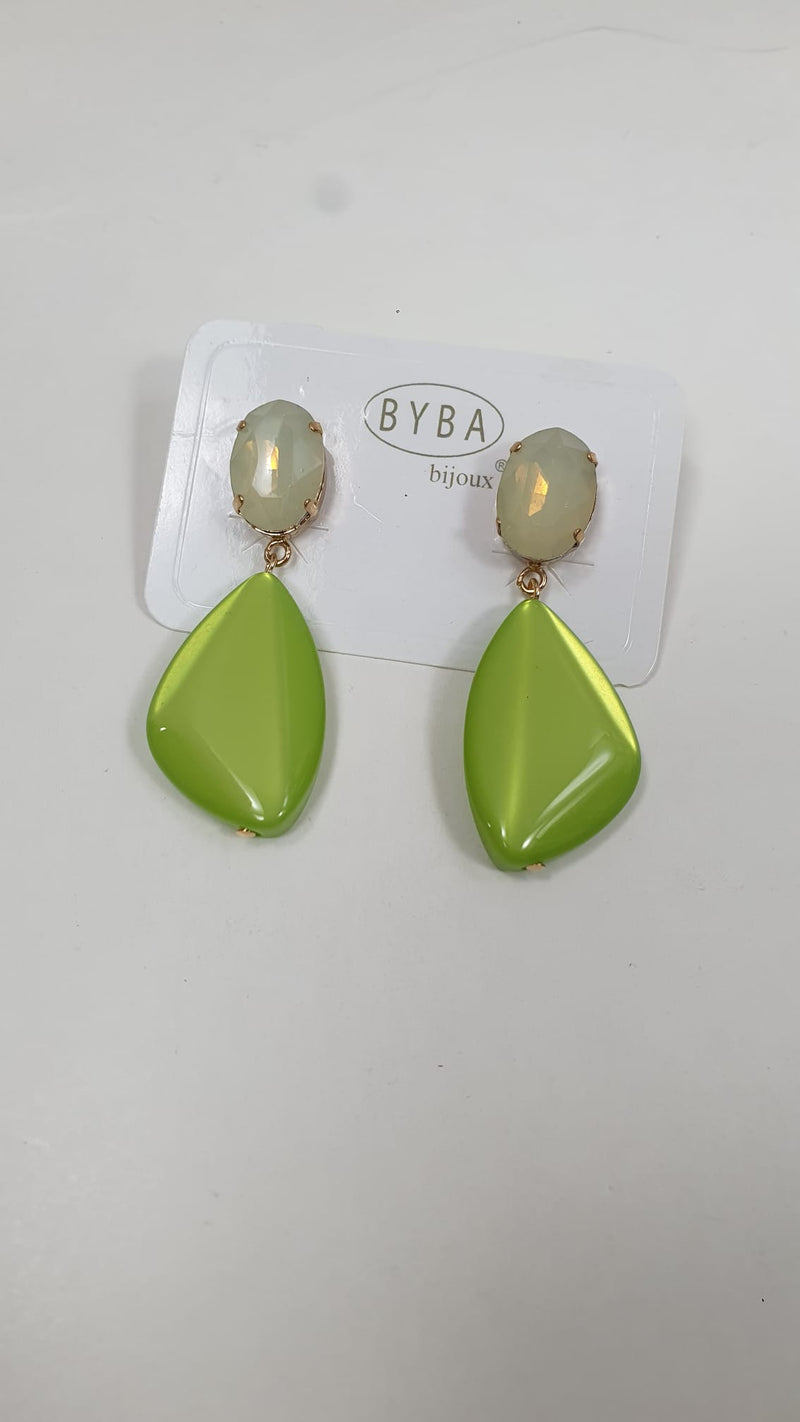 coordinato di bracciale e orecchini di byba bijoux verde/ beige