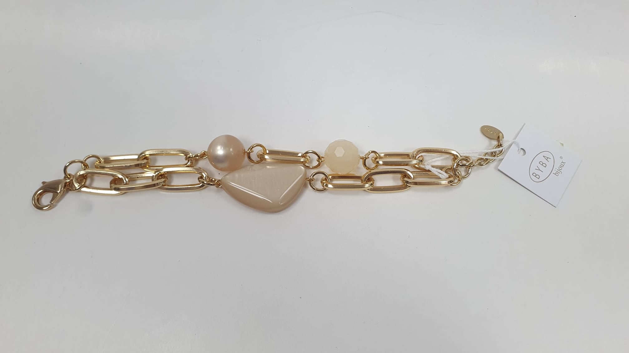 coordinato di bracciale e orecchini di byba bijoux verde/ beige