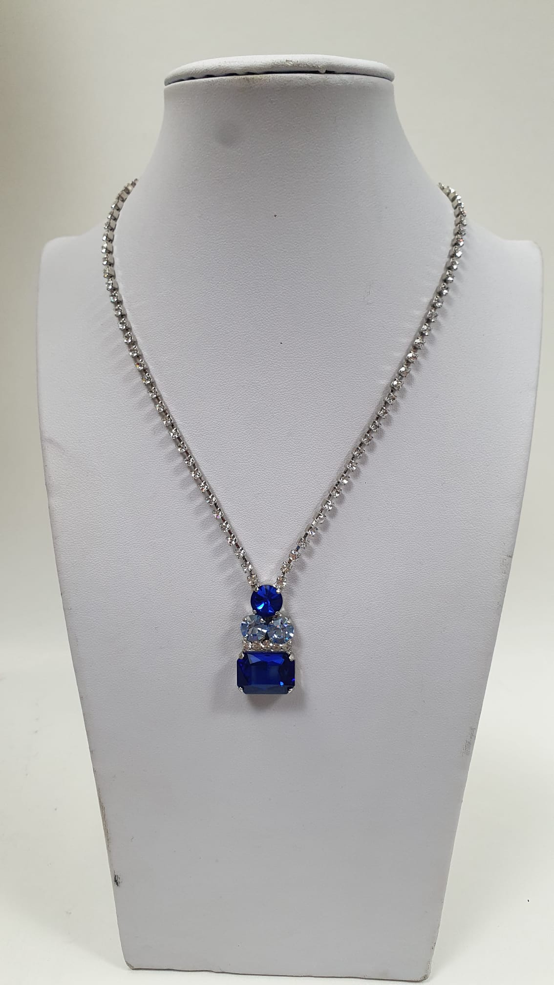 coordinato di orecchini, collana e anello di trik bijoux nero/ verde/ blu/ oro/ argento