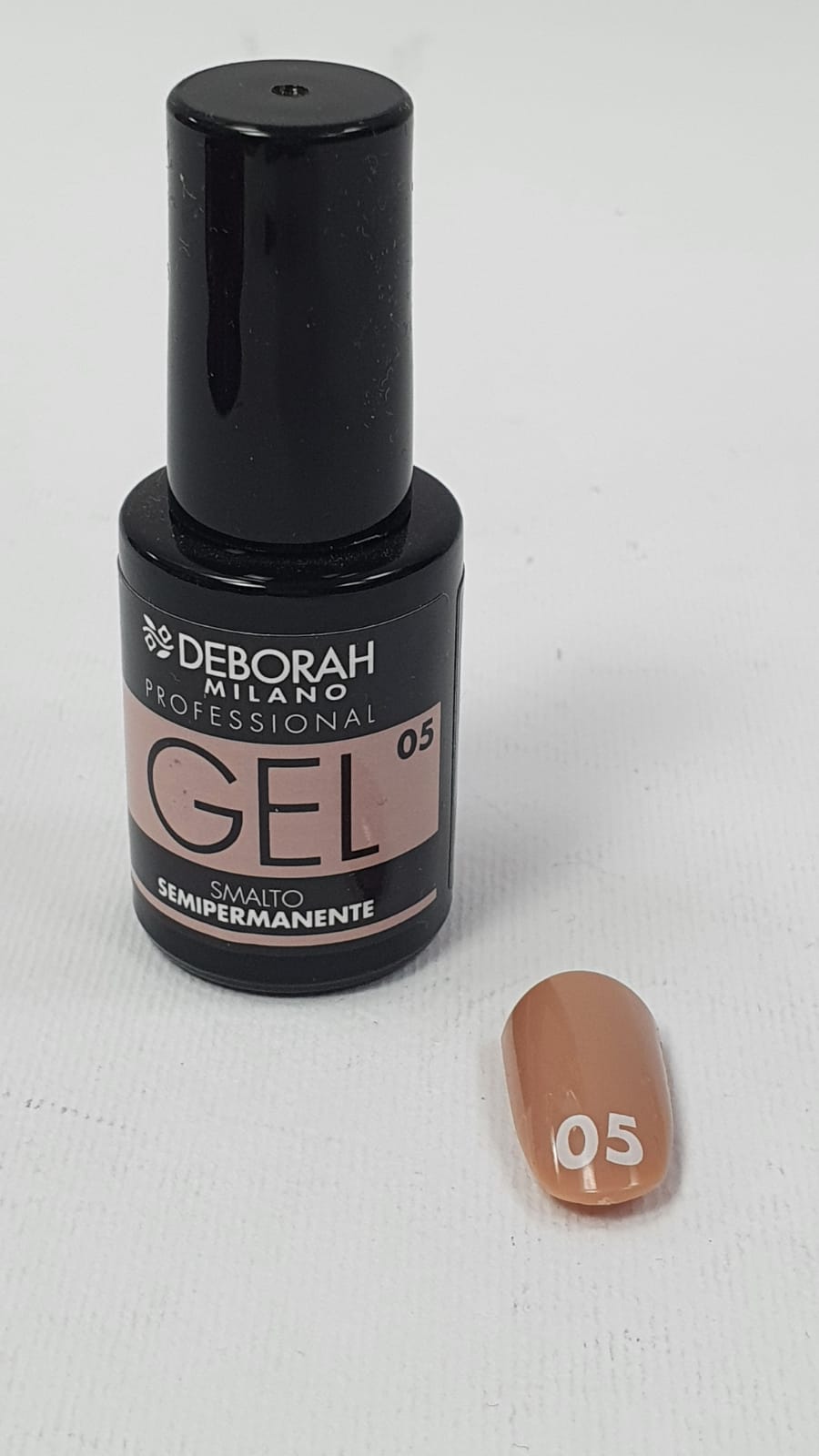 smalto gel semipermanente di deborah milano 01/02/03/04/05/06/07/08/09/10/11/12/13/14/15/16/17/18