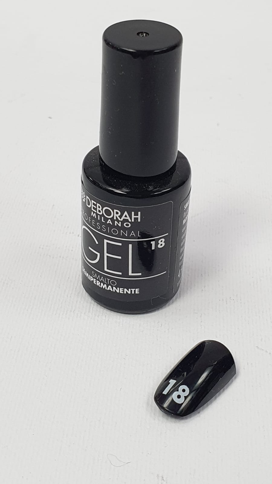 smalto gel semipermanente di deborah milano 01/02/03/04/05/06/07/08/09/10/11/12/13/14/15/16/17/18