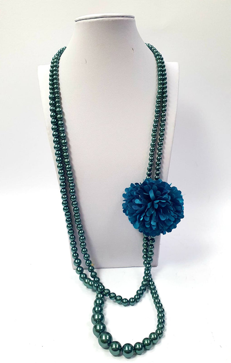 Collana di camomilla con perle di piccole dimensioni con fiore morbido art 08363PE