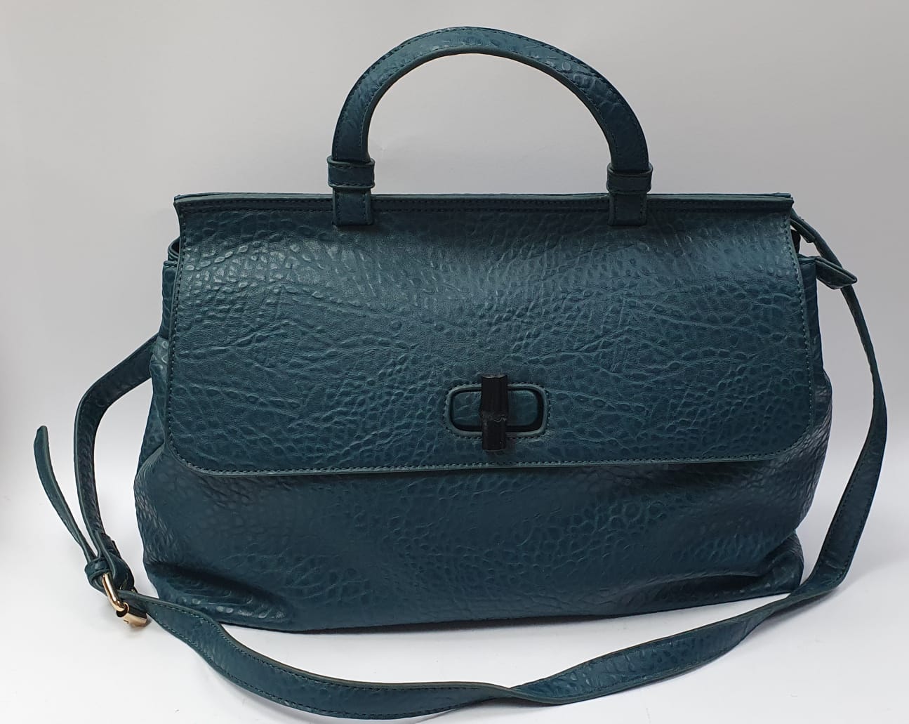 Borsa donna a mano e tracolla di Kbas cod 222605AZ verde