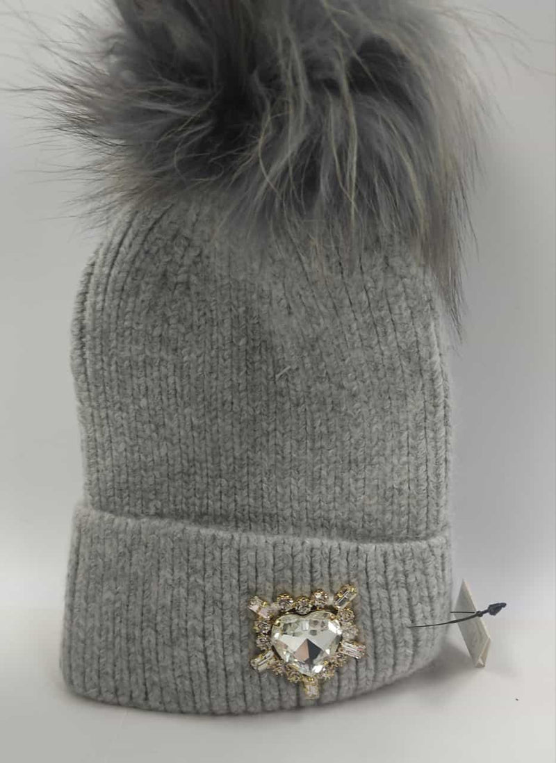 Cappello donna grigio di trik bijoux con applicazione swarovsky a cuore