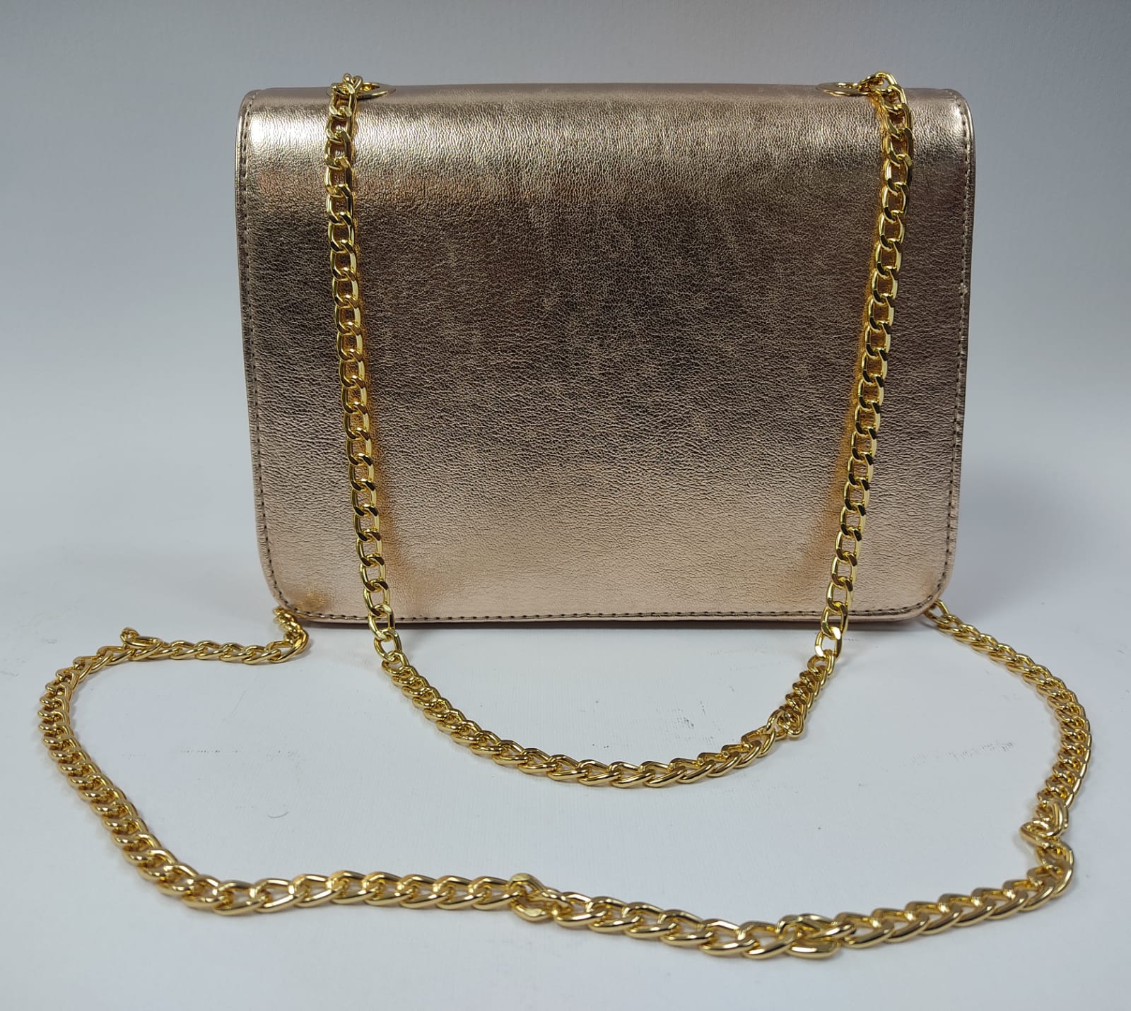 Borsa donna di Trik bijoux con catenina regolabile nero/ celeste/ bianco/rosa lucido/ cuoio/ rosa opaco/argento/ oro