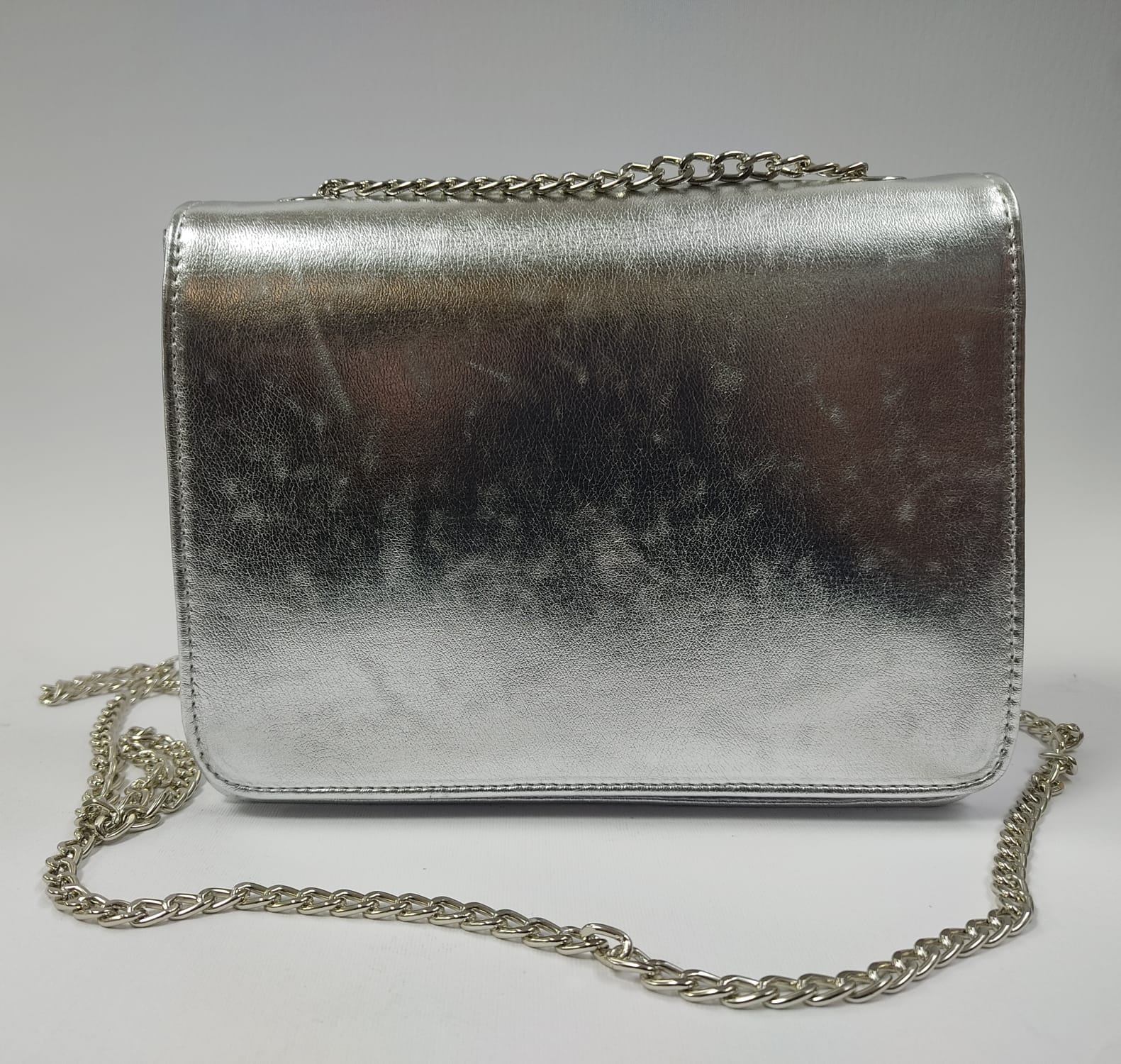 Borsa donna di Trik bijoux con catenina regolabile nero/ celeste/ bianco/rosa lucido/ cuoio/ rosa opaco/argento/ oro