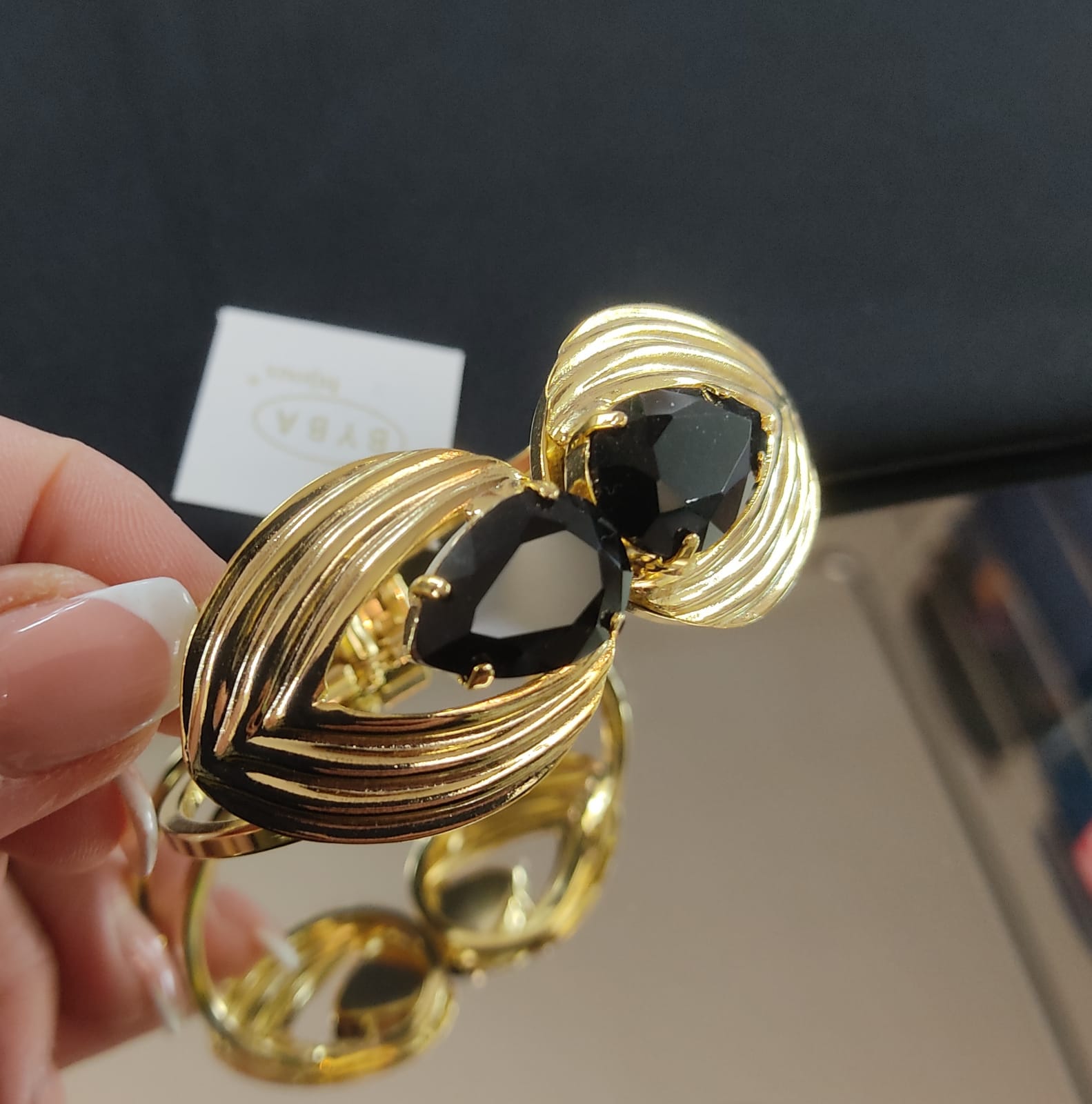 Bracciale donna di byba bijoux rigido montatura oro e cristallo nero/ verde