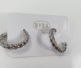 Orecchini mezzo cerchio intrecciato di byba bijoux oro/ argento