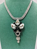 Set da donna di collana e orecchini con fiore pendente argento di trik bijoux