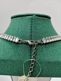 Set da donna di collana e orecchini con fiore pendente argento di trik bijoux