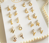 orecchini iniziale Mono di byba bijoux